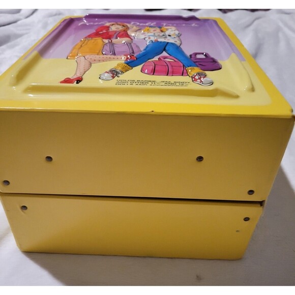 1980s Tara Toy Corp Fashion Doll Trunk Yellow Barbie Jem Sindy Holds 3 Dolls - Picture 4 of 11